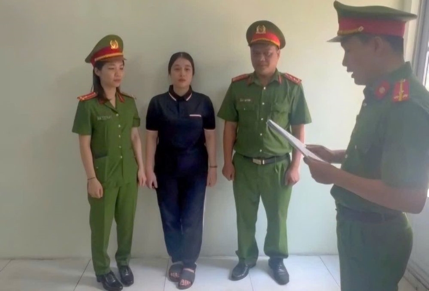 Vụ ô tô đâm liên hoàn 10 xe máy: Khởi tố, bắt giam nữ tài xế xe Mercedes