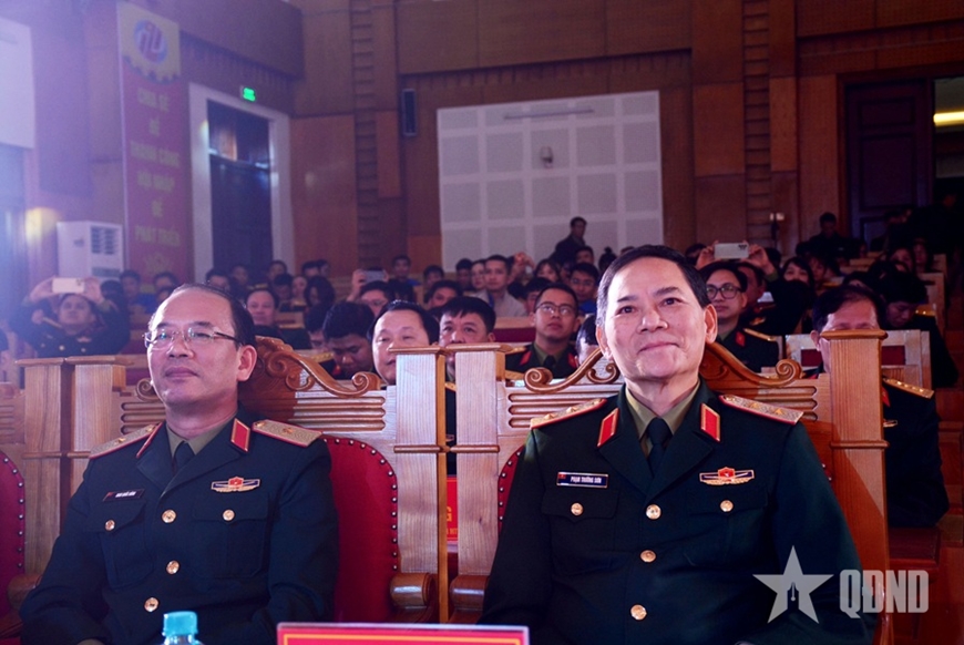 Sôi nổi chương trình dạ hội thanh niên của Nhà máy Z111