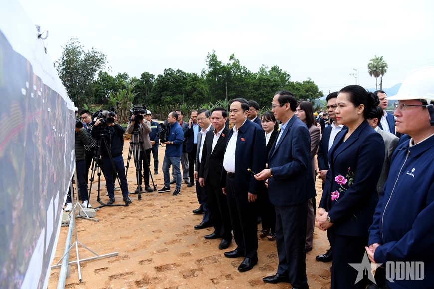 Chủ tịch Quốc hội Trần Thanh Mẫn làm việc với Ban Thường vụ Tỉnh ủy Tuyên Quang