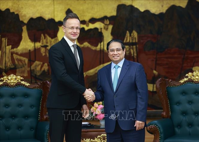 Thủ tướng Phạm Minh Chính tiếp Bộ trưởng Ngoại giao và Kinh tế đối ngoại Hungary