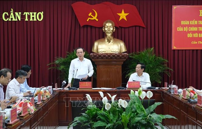 Đoàn kiểm tra của Bộ Chính trị làm việc với Ban Thường vụ Thành ủy Cần Thơ