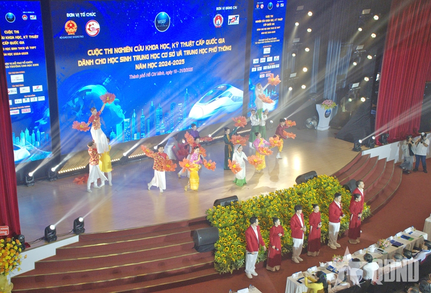 Hơn 200 dự án tham gia Cuộc thi Khoa học, kỹ thuật cấp quốc gia học sinh trung học