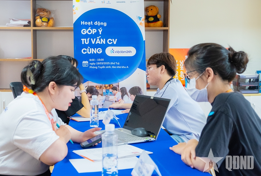 Sinh viên tiếp cận hơn 1.000 cơ hội thực tập, việc làm trong nước và quốc tế
