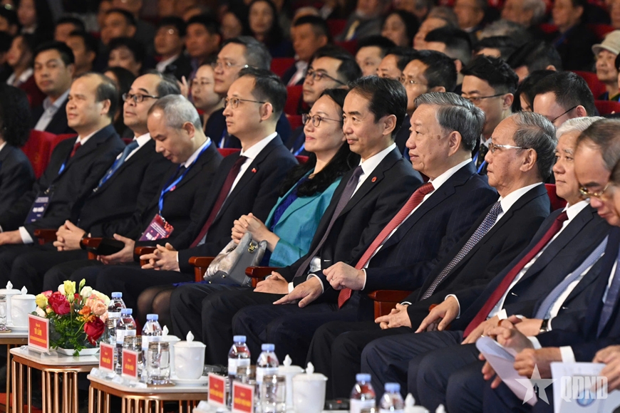 Tổng Bí thư Tô Lâm dự chương trình “Gặp gỡ lưu học sinh, sinh viên Việt Nam - Trung Quốc các thời kỳ”