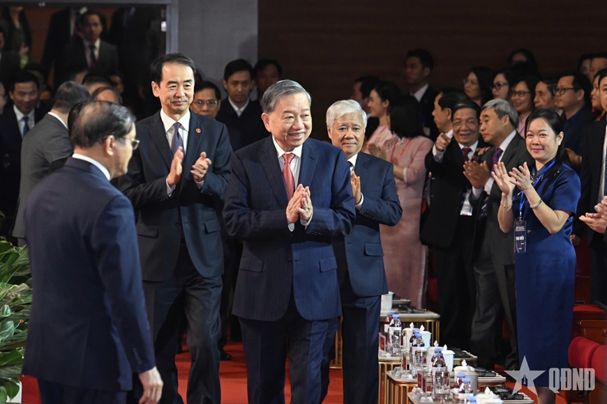 Tổng Bí thư Tô Lâm dự chương trình “Gặp gỡ lưu học sinh, sinh viên Việt Nam - Trung Quốc các thời kỳ”
