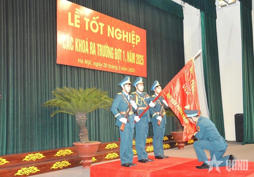 Học viện Phòng không - Không quân tổ chức Lễ tốt nghiệp các khóa ra trường đợt 1 năm 2025