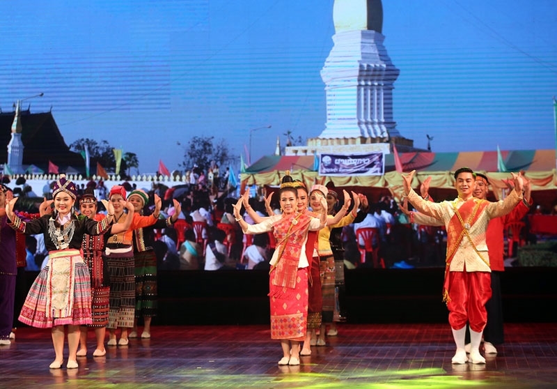 Việt Nam luôn tự hào có người đồng chí, anh em Lào thủy chung, son sắt