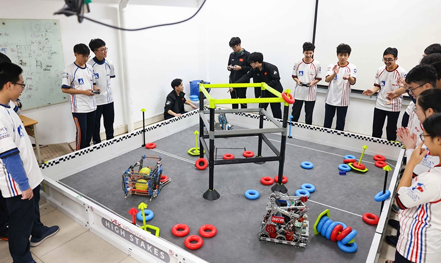 Tự tin bước ra đấu trường robot quốc tế