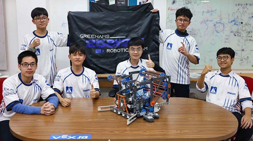 Tự tin bước ra đấu trường robot quốc tế