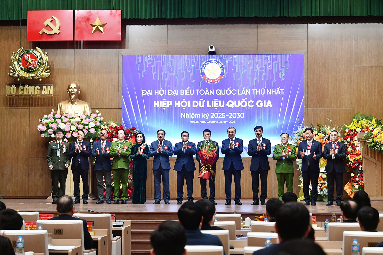 Tổng Bí thư Tô Lâm: Hỗ trợ tối đa phát triển lĩnh vực dữ liệu, để Việt Nam sớm trở thành quốc gia số