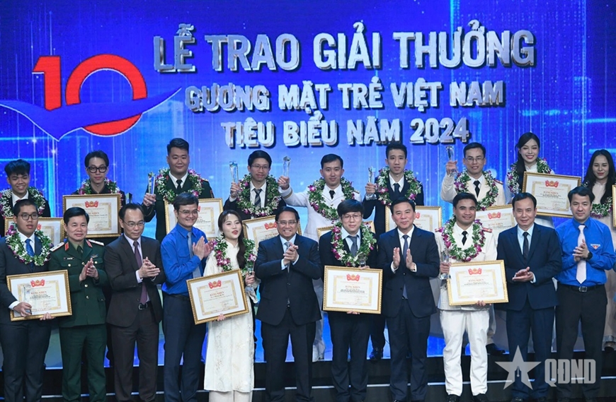 Thủ tướng Phạm Minh Chính trao Giải thưởng Gương mặt trẻ Việt Nam tiêu biểu năm 2024