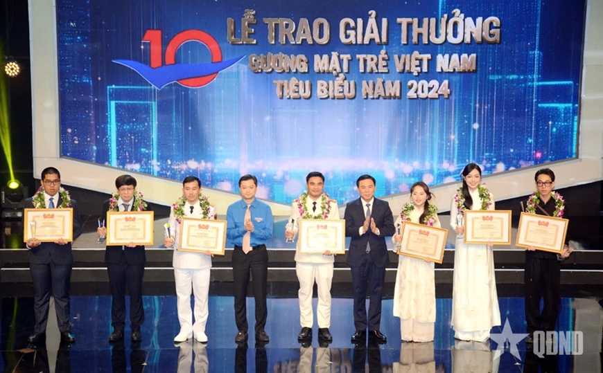 Thủ tướng Phạm Minh Chính trao Giải thưởng Gương mặt trẻ Việt Nam tiêu biểu năm 2024