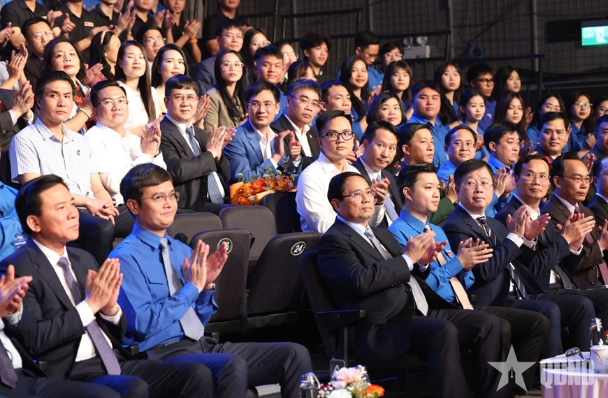 Thủ tướng Phạm Minh Chính trao Giải thưởng Gương mặt trẻ Việt Nam tiêu biểu năm 2024