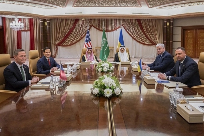 Mỹ và Ukraine bắt đầu đàm phán tại Riyadh
