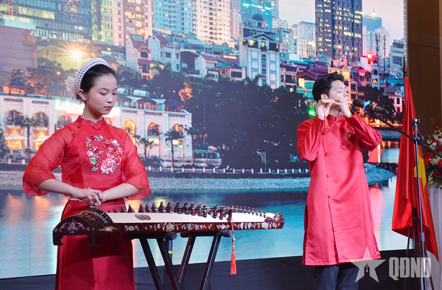 Chiêu đãi trọng thể nhân kỷ niệm 75 năm thiết lập quan hệ ngoại giao Việt Nam - Liên bang Nga