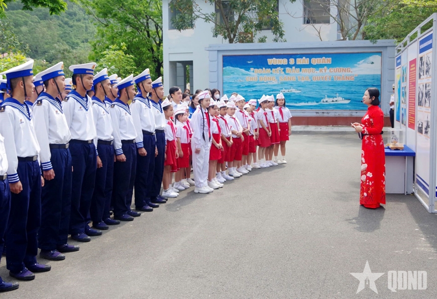 Triển lãm “Hải quân nhân dân Việt Nam anh hùng - 70 năm hành trình giữ biển”