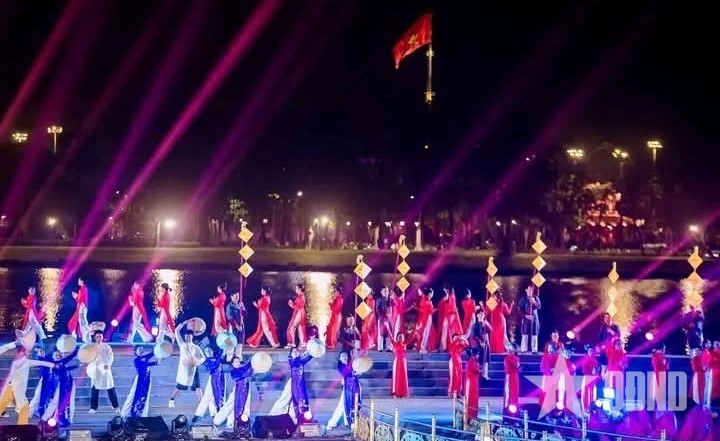 Lễ khai mạc Năm Du lịch Quốc gia - Huế 2025: Rực rỡ giữa Huế mộng mơ