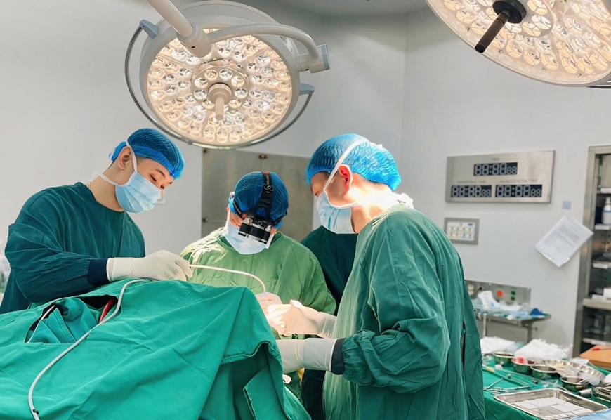Cứu sống bệnh nhân hôn mê sâu, xuất huyết não nhờ mổ sọ não tại chỗ