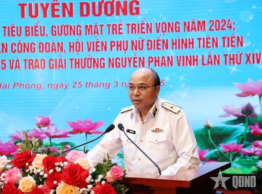 Quân chủng Hải quân tuyên dương gương mặt trẻ tiêu biểu và trao giải Nguyễn Phan Vinh
