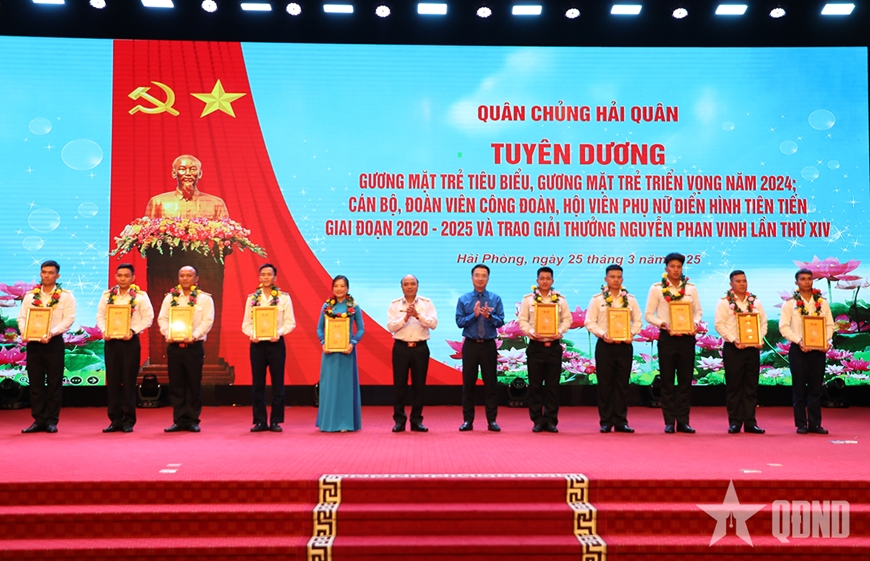 Quân chủng Hải quân tuyên dương gương mặt trẻ tiêu biểu và trao giải Nguyễn Phan Vinh