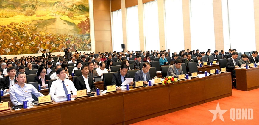 Chủ tịch Quốc hội Trần Thanh Mẫn: Đổi mới tư duy xây dựng pháp luật, nhanh chóng đưa chủ trương của Đảng đi vào cuộc sống