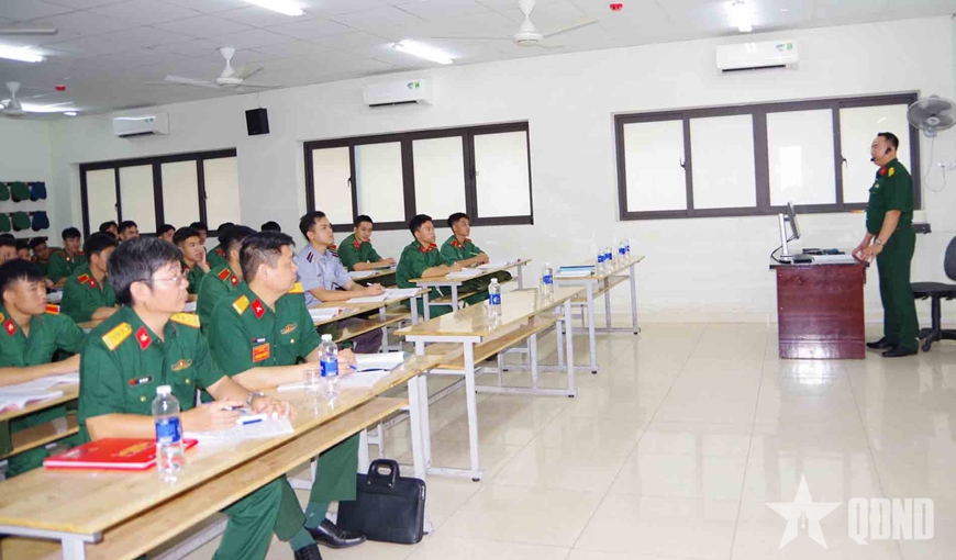 Tổng cục Chính trị khảo sát giáo dục khoa học xã hội và nhân văn tại Trường Cao đẳng Hậu cần 2