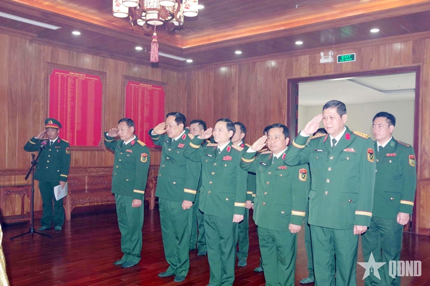 Thượng tướng Võ Minh Lương dâng hương tri ân Chủ tịch Hồ Chí Minh và các anh hùng, liệt sĩ LLVT TP Huế