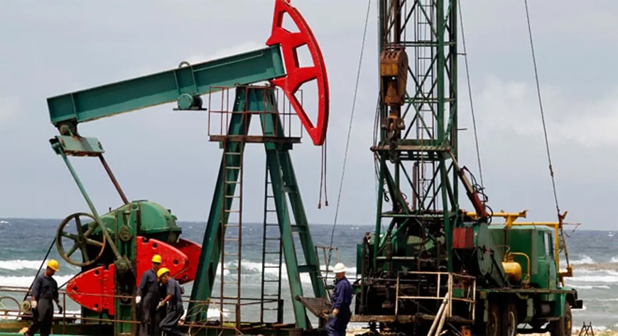 Giá xăng dầu hôm nay (26-3): Dầu Brent và WTI cùng tiến