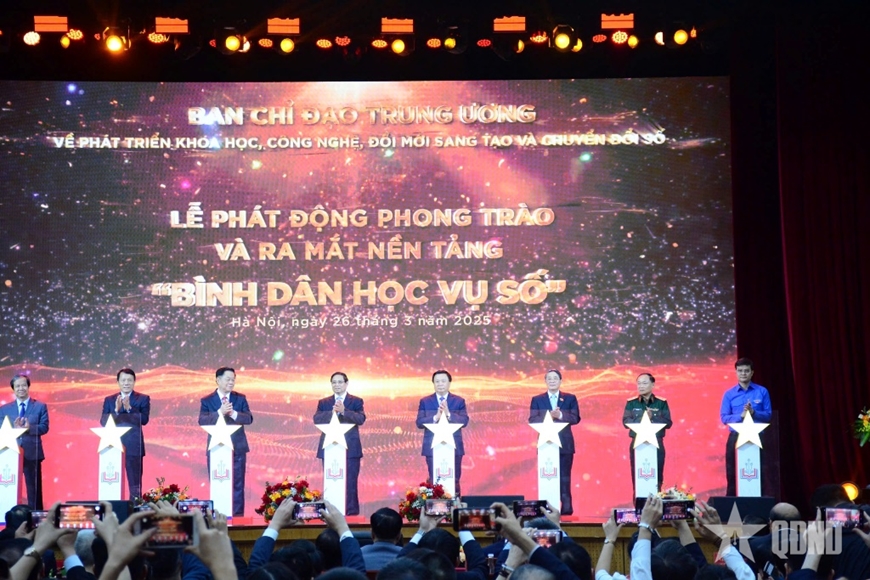 Thủ tướng Phạm Minh Chính dự Lễ phát động Phong trào "Bình dân học vụ số"