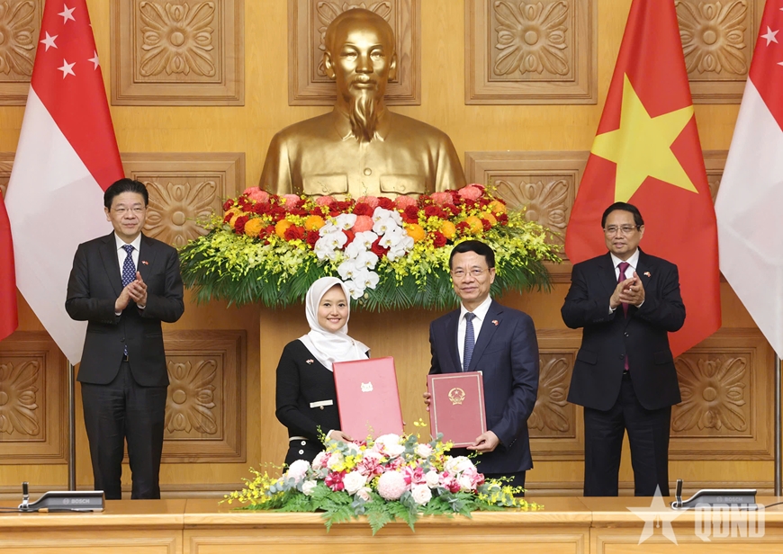 Thủ tướng Phạm Minh Chính hội đàm với Thủ tướng Singapore Lawrence Wong