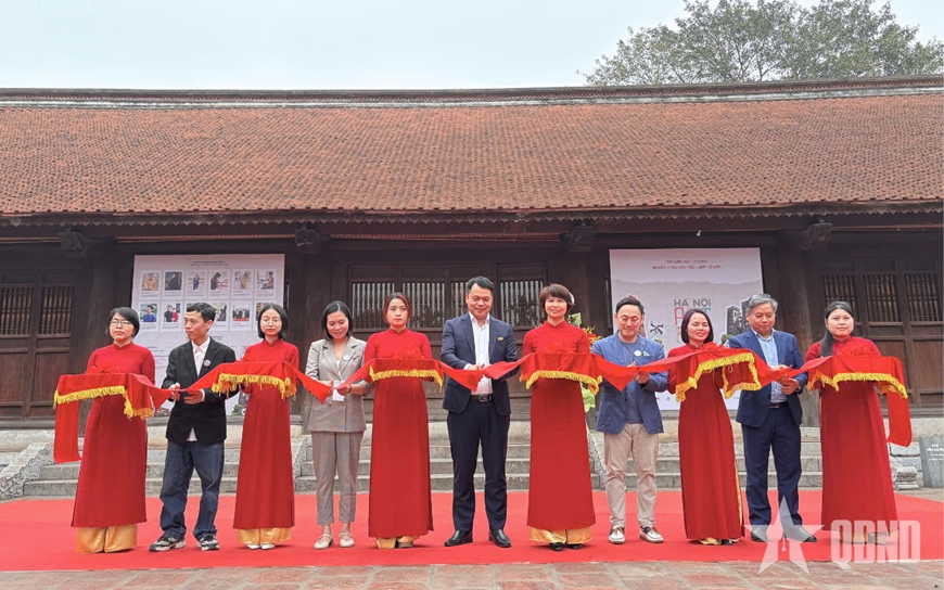 Khai mạc triển lãm “Đa sắc”