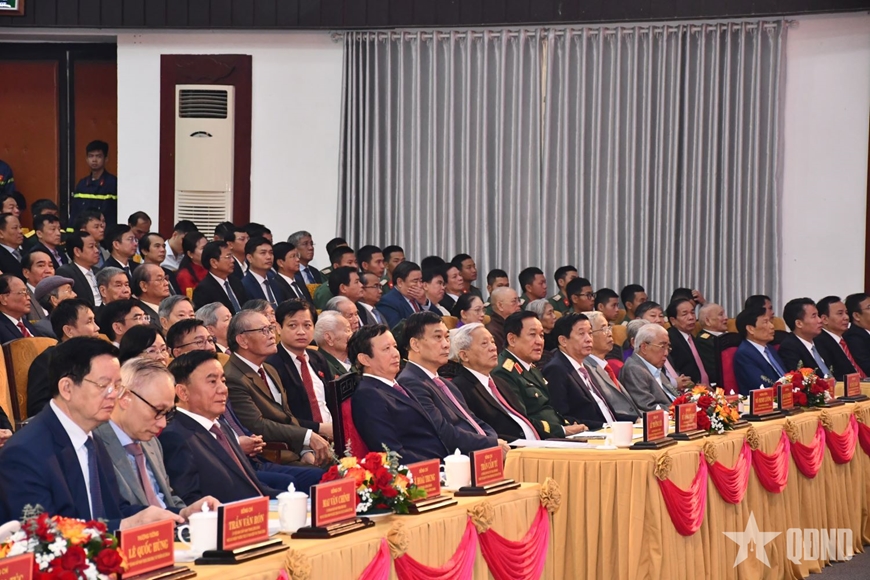 Đồng chí Trần Cẩm Tú dự Lễ kỷ niệm 50 năm Ngày giải phóng Huế