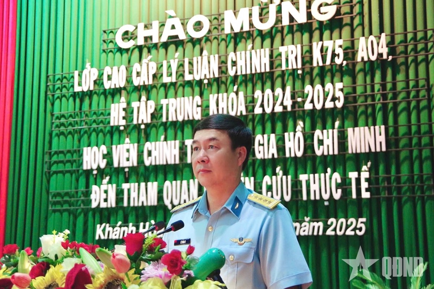 Học viện Chính trị quốc gia Hồ Chí Minh tổ chức đoàn nghiên cứu thực tế tại Trường Sĩ quan Không quân
