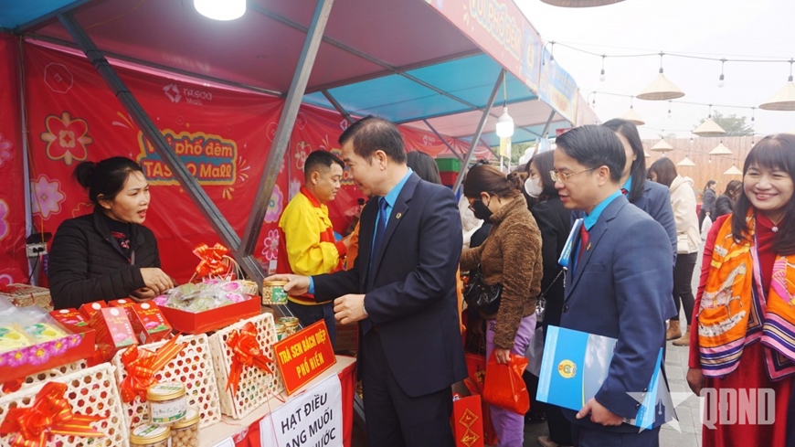Đẩy mạnh Cuộc vận động “Người Việt Nam ưu tiên dùng hàng Việt Nam” trong hệ thống Công đoàn