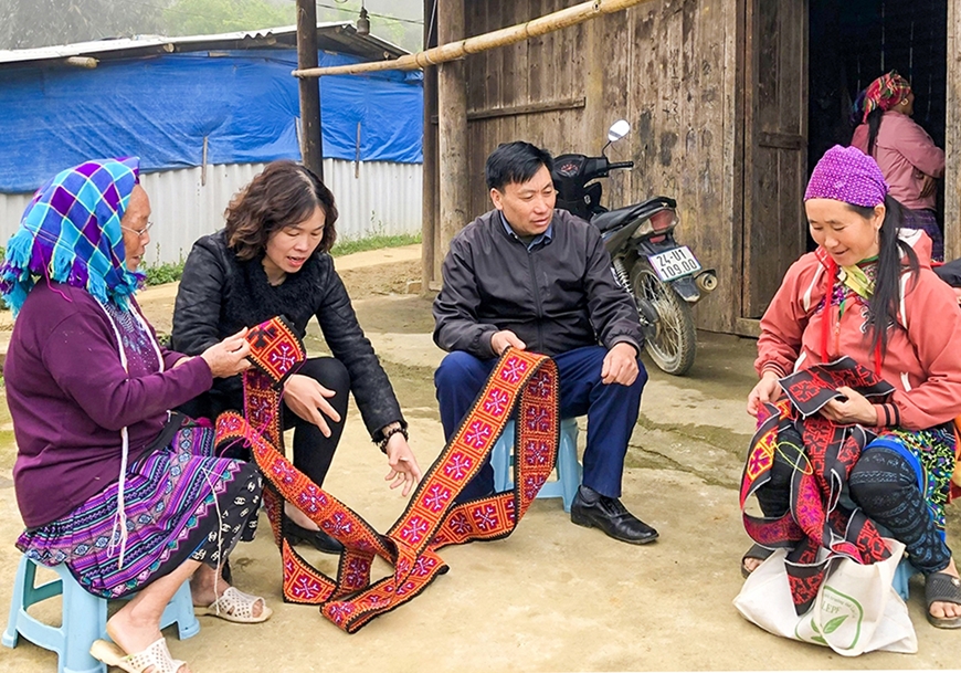 Đảng viên tiên phong