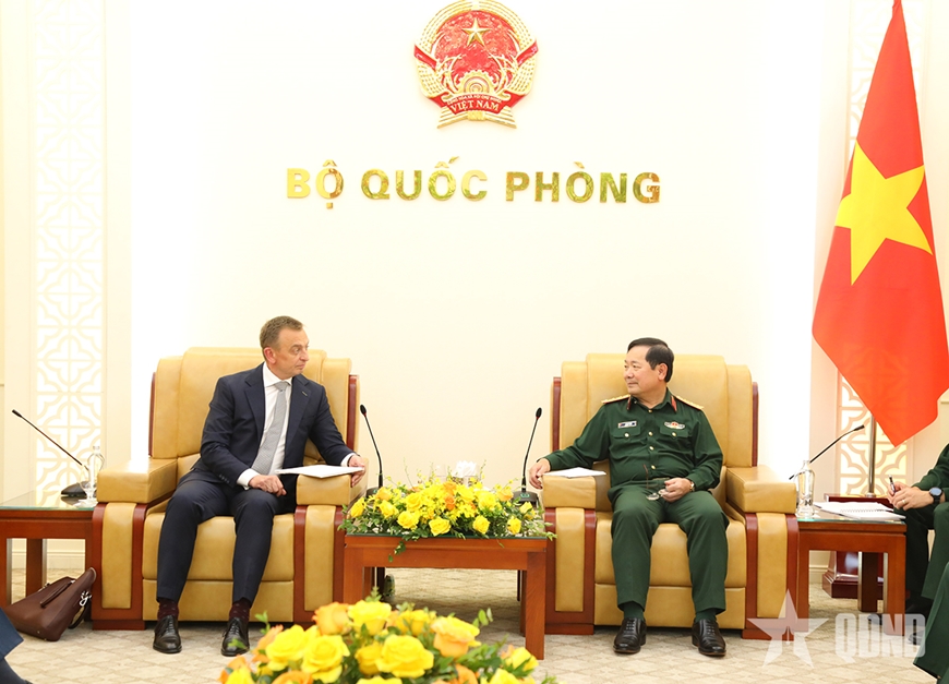 Thượng tướng Lê Huy Vịnh tiếp Đại sứ Ukraine