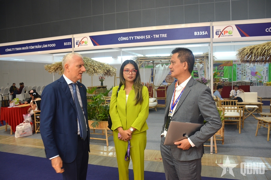 Khai mạc Hội chợ hàng Việt Nam tiêu biểu xuất khẩu 2025