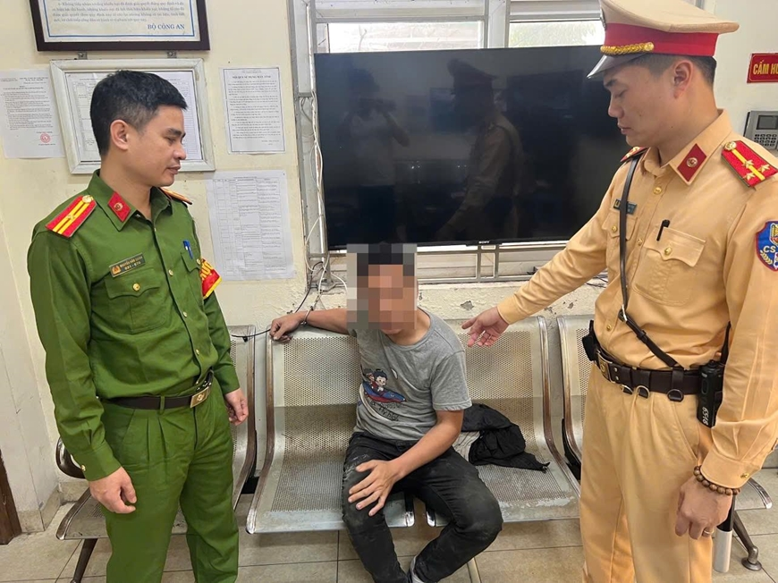 CSGT Hà Nội kịp thời khống chế đối tượng nghi 