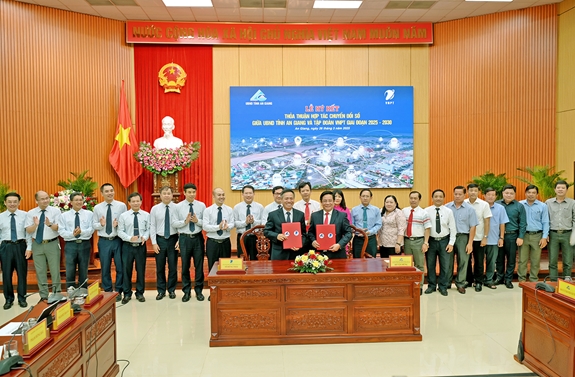 El Grupo VNPT y el Comité Popular Provincial de An Giang firmaron un acuerdo de cooperación sobre transformación digital