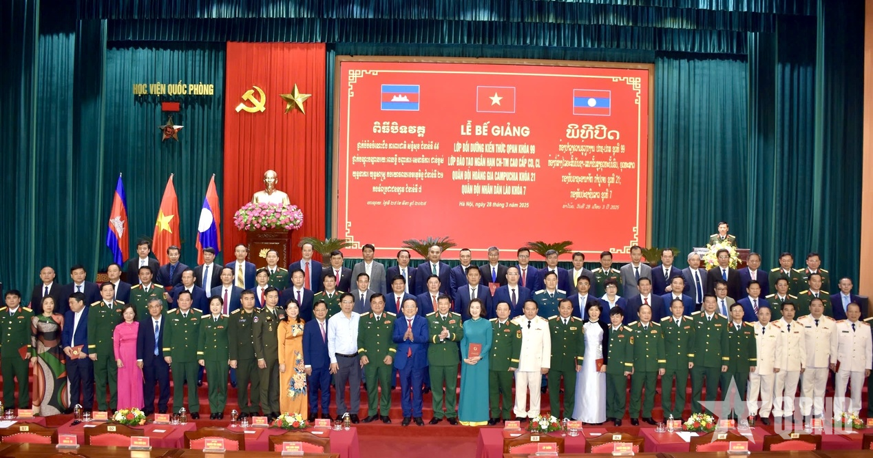 Học viện Quốc phòng bế giảng lớp bồi dưỡng kiến thức quốc phòng, an ninh khóa 99