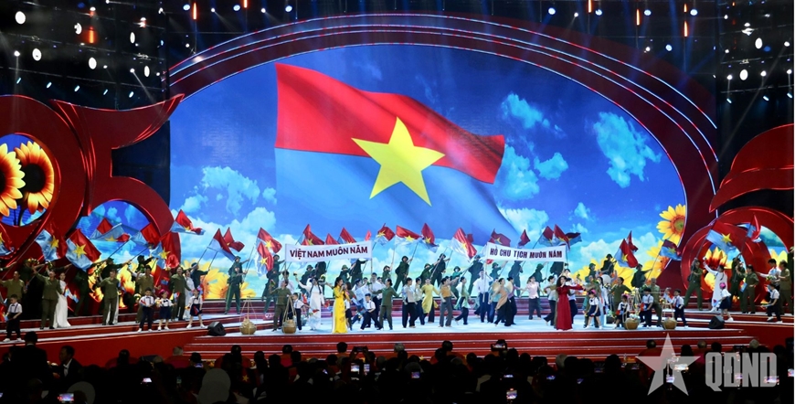 Tổng Bí thư Tô Lâm trao Huân chương Lao động hạng Nhất tặng thành phố Đà Nẵng