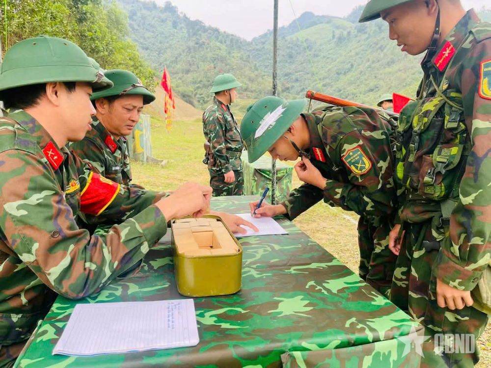 Trung đoàn 335, Sư đoàn 324, Quân khu 4: Thiết lập nhiều đỉnh cao trong phong trào thi đua