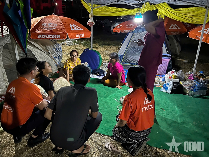 Viettel Myanmar khôi phục mạng lưới và hỗ trợ người dân vượt qua khó khăn