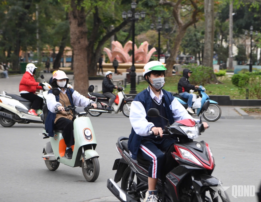 Kiểm tra đột xuất học sinh vi phạm giao thông