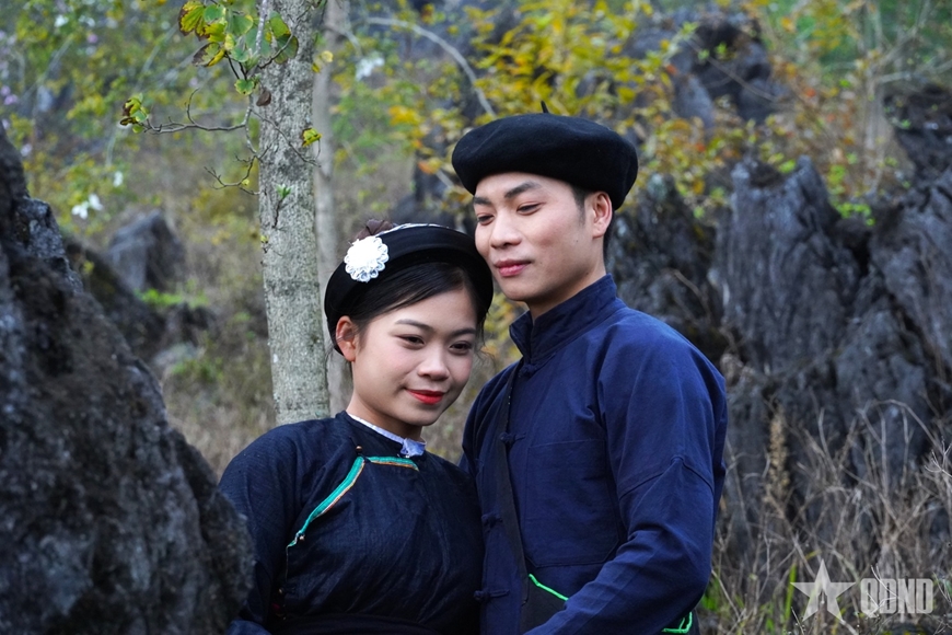 Về nơi chuyện tình trăm năm trên miền cao nguyên đá