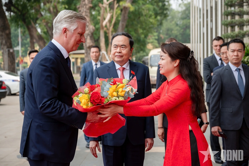 Chủ tịch Quốc hội Trần Thanh Mẫn hội kiến Nhà vua Vương quốc Bỉ