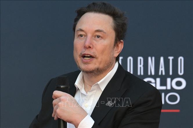 Tỷ phú Elon Musk trở lại ngôi vị người giàu nhất thế giới