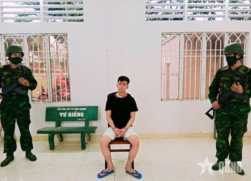 Bộ đội Biên phòng tỉnh Long An bắt đối tượng vận chuyển vũ khí qua biên giới