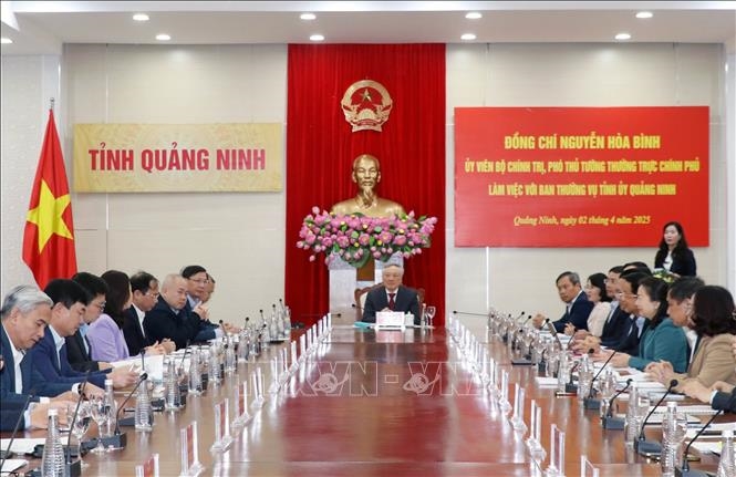 Phó thủ tướng Thường trực Nguyễn Hòa Bình: Gỡ khó cho các dự án của Quảng Ninh cũng là cho cả nước