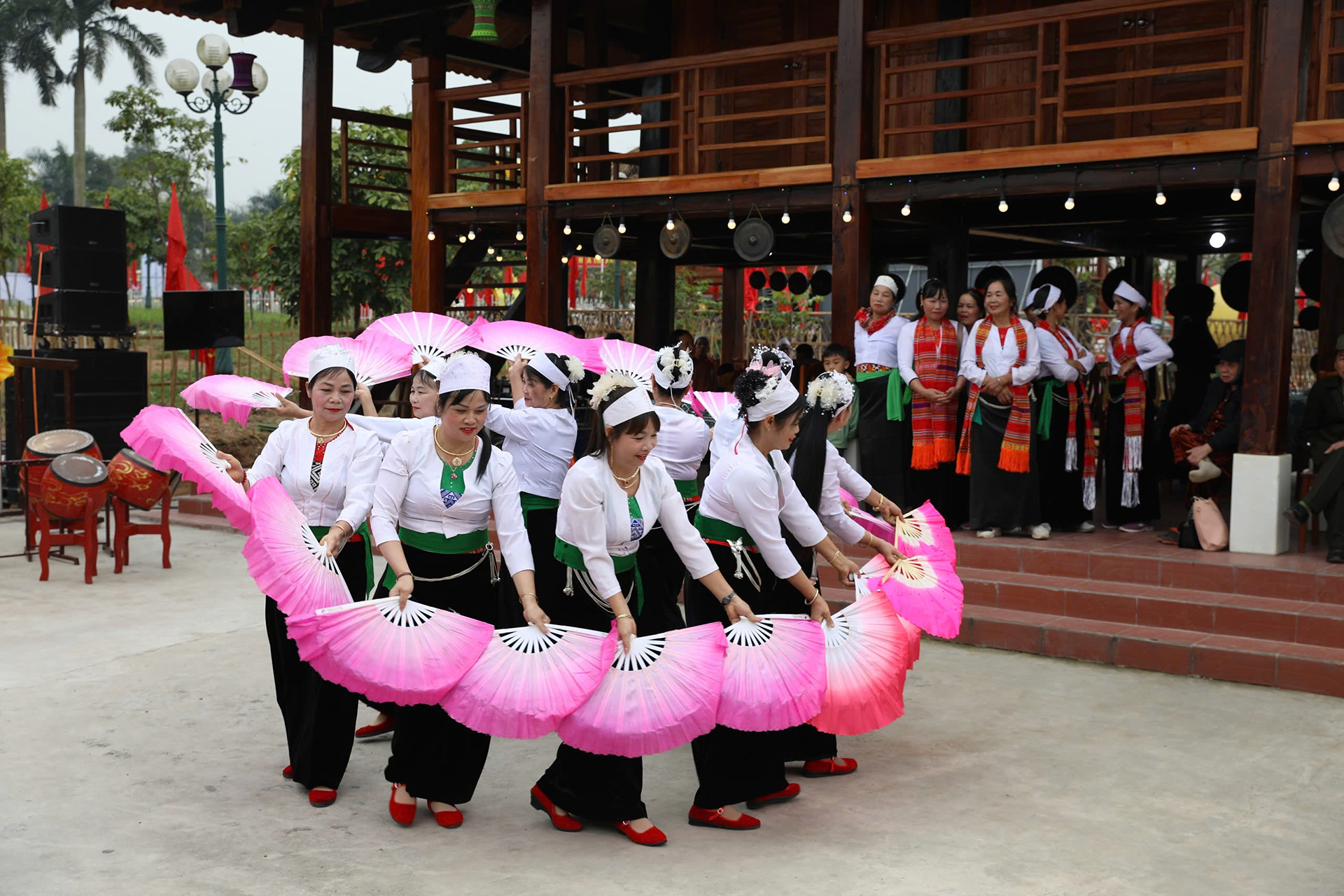 Giao lưu văn nghệ phục vụ Giỗ Tổ Hùng Vương 2025

